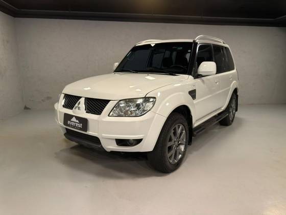 MITSUBISHI PAJERO TR4 2.0 4X2 16V 140CV FLEX 4P AUTOMÁTICO MITSUBISHI PAJERO TR4 2.0 4X2 16V 140CV FLEX 4P AUTOMÁTICO